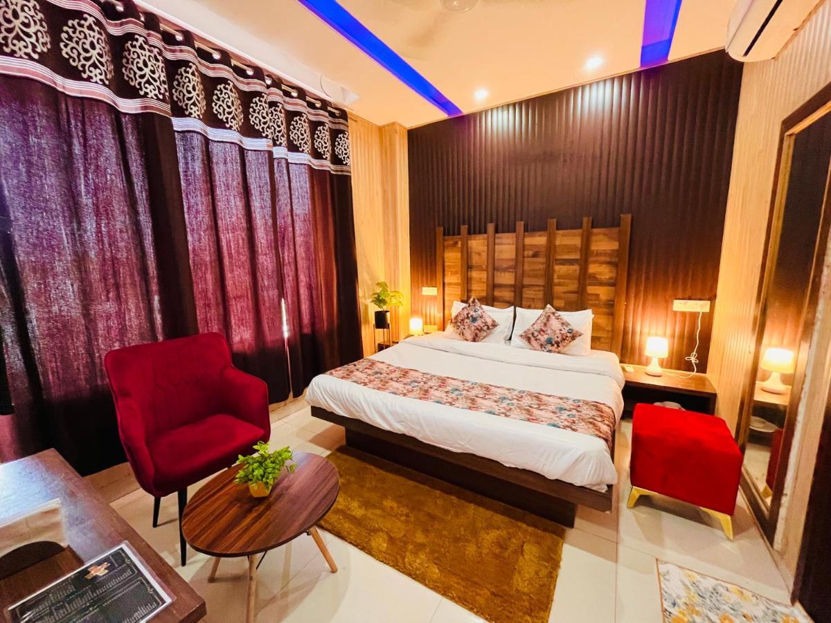 Hotel Pearl Grand, Zirakpur - Top Rated & Most Awarded Property In Tricity Chandīgarh Eksteriør billede