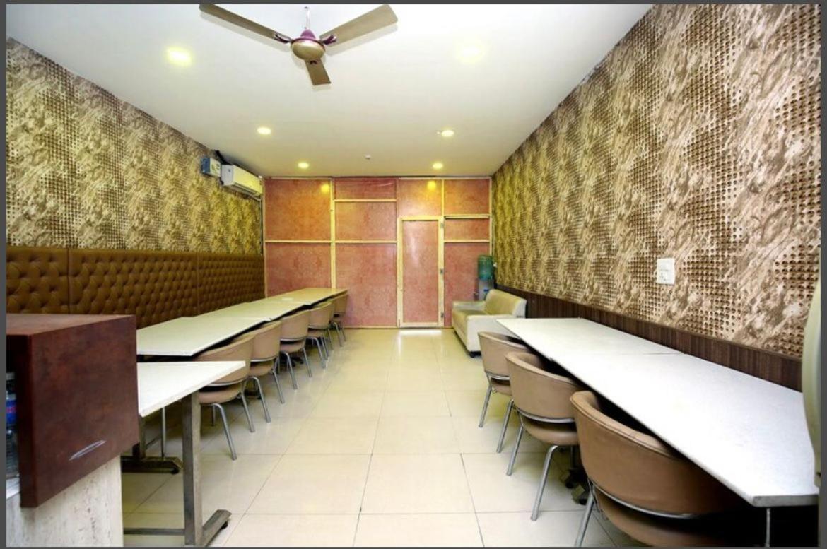 Hotel Pearl Grand, Zirakpur - Top Rated & Most Awarded Property In Tricity Chandīgarh Eksteriør billede